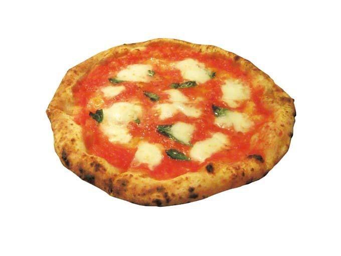イタリア産の小麦粉「カプート ロッソ」を使用した生地は香りが強いのが特徴。トマトの酸味や甘み、厳選したモッツァレラチーズとの相性が抜群で、満足度大