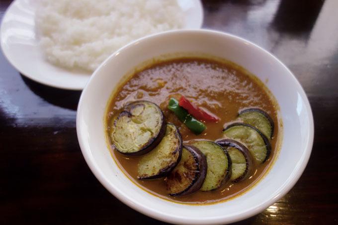『curry 草枕』のなすチキン