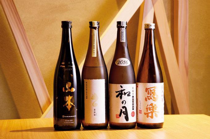 「夜は飲む方が多いですよ」と中山さん。日本酒は純米の味わい系が中心。メニュー以外にも揃えているので声掛けを