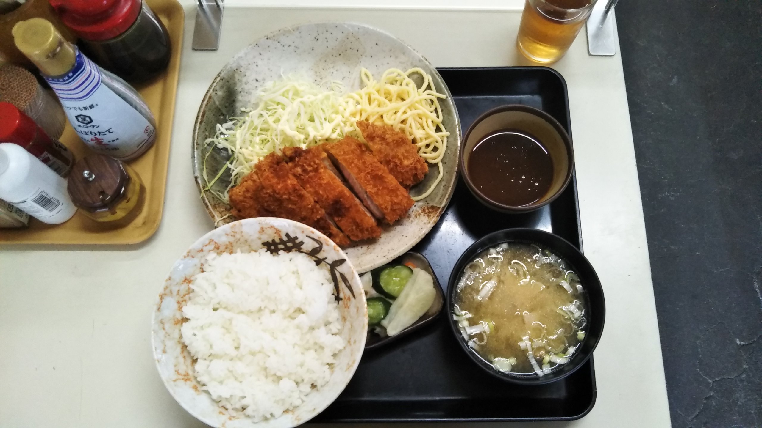 日本に生まれてよかった！砂町銀座に行く途中で見つけた至福の「とんかつライス」 東京路線バスグルメ・商店街編（1