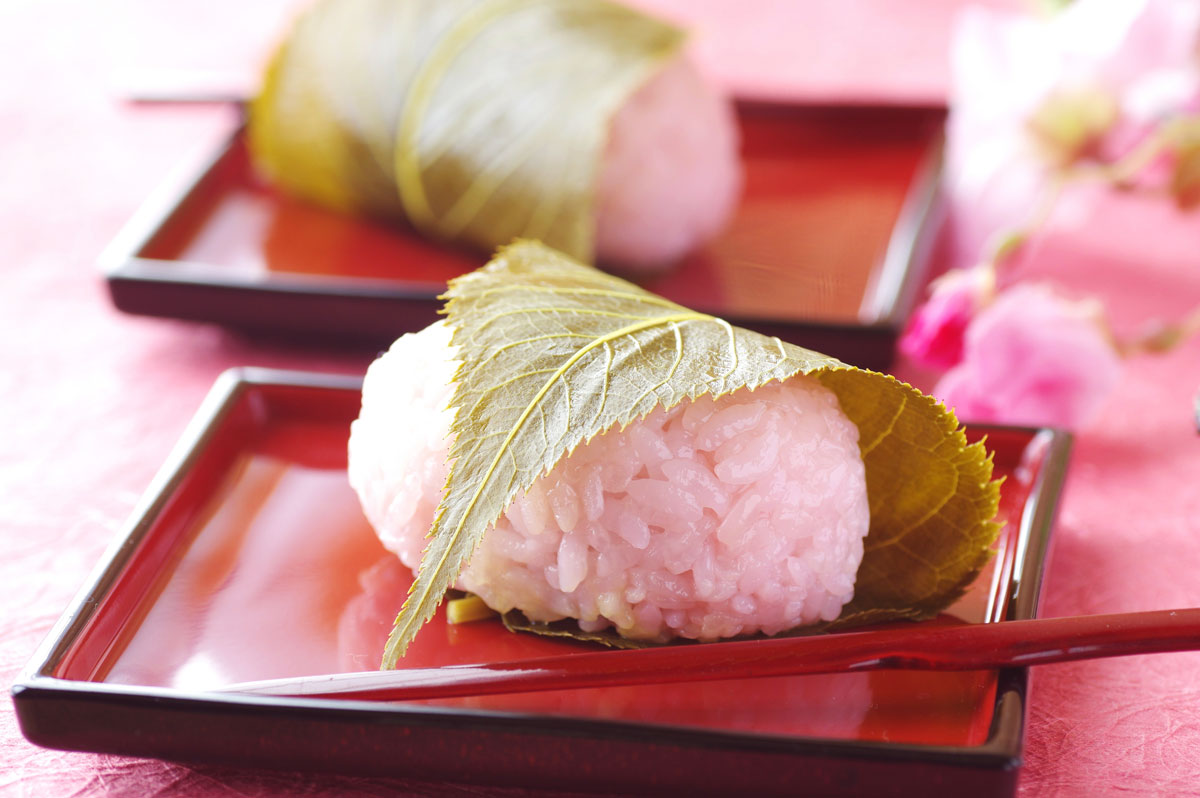 もち米を使う「道明寺」の桜餅（sakura-Stock.Adobe.com）