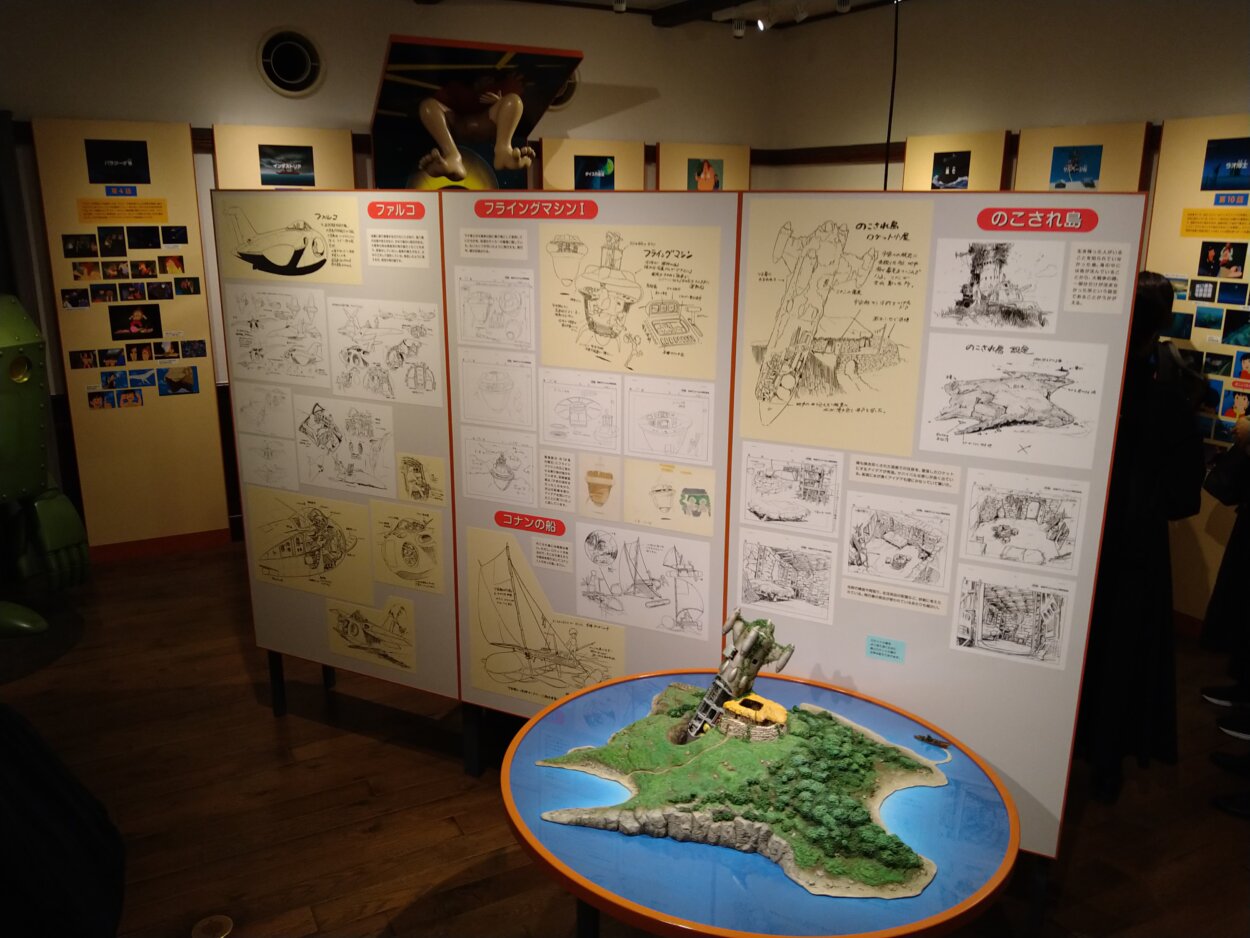 展示室の風景。手前は「のこされ島」の模型　(c)NIPPON ANIMATION CO.,LTD. (c)Museo d'Arte Ghibli (c)Studio Ghibli