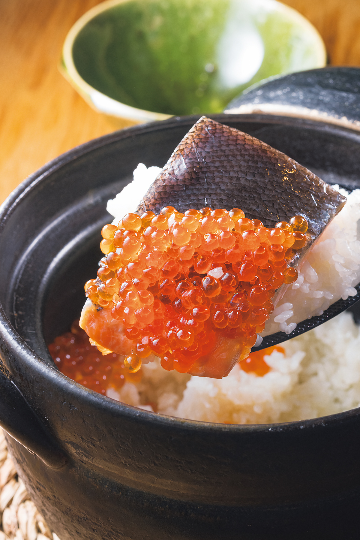  『銀鮭専門割烹　ウチワラベ 』炊きたて土鍋の鮭いくらご飯　1500円