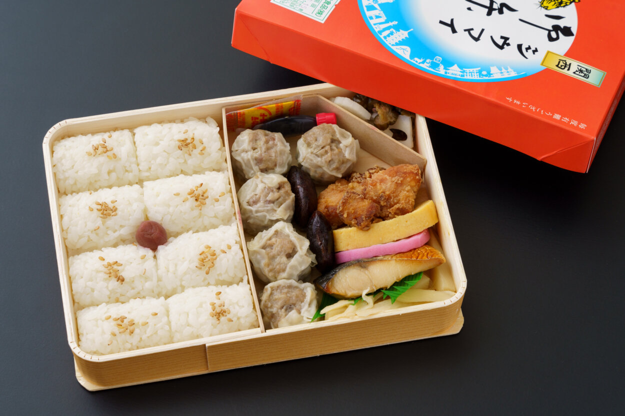 日本一からコラボ品も！　東・名・阪の旅行や出張で味わいたいシウマイ＆焼売弁当