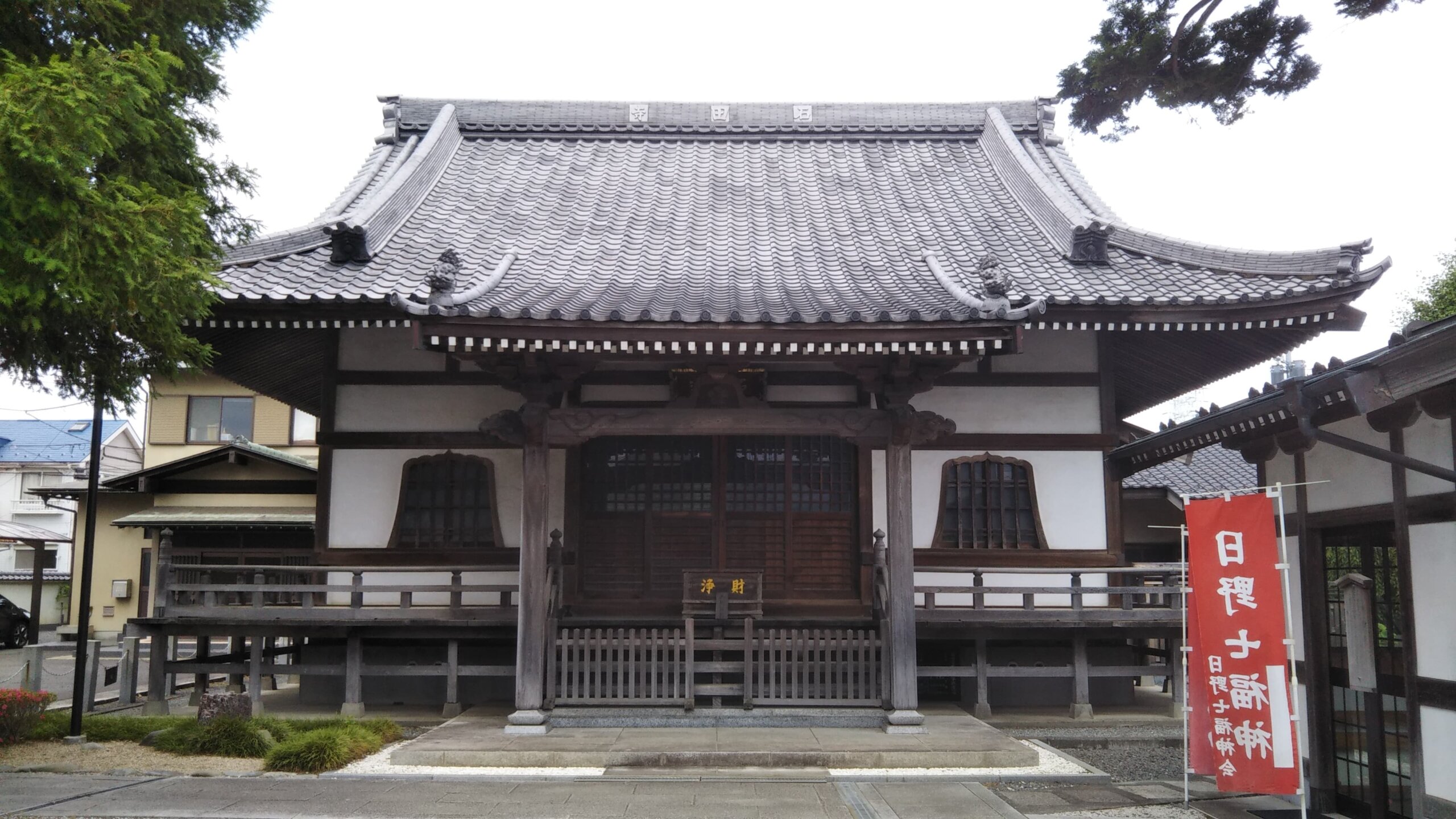 石田寺の本堂