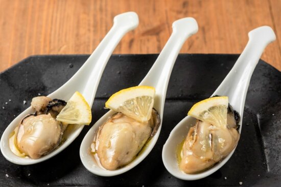 おとなの週末 おとなの時短レシピ 5分で作れる本格派 蒸し牡蠣 毎日新聞