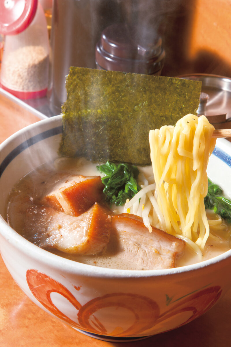 東京の三ツ星ラーメン店「味噌・豚骨編」厚切りチャーシュー3枚のせて