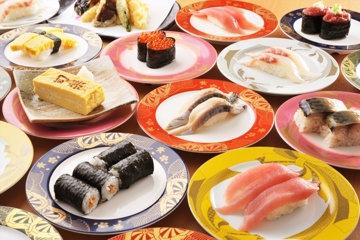 北海道ならではの食材はじめ、厳選されたネタを使った寿司。なぜ堂々ド真ん中に、いくらでもなく、サーモンでもなく「さば」が鎮座しているのかは、この後をお読みください