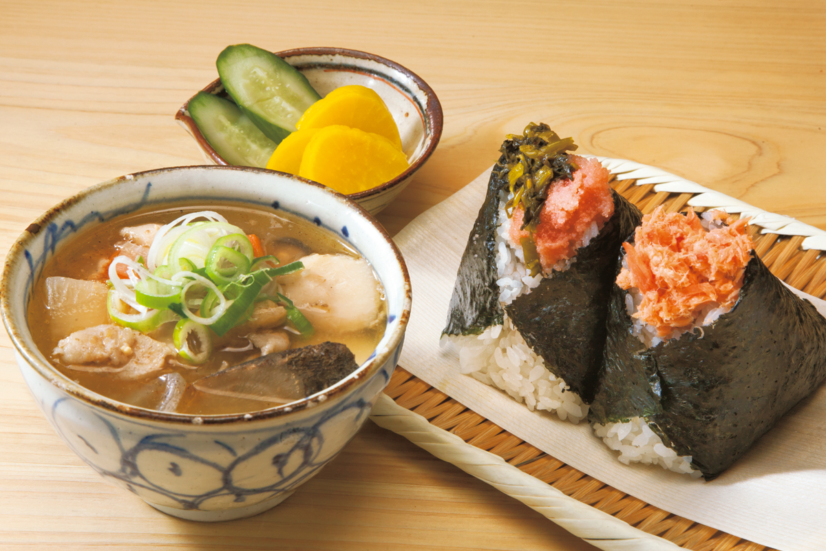 『おにぎり・とん汁山太郎』の「とん汁定食」
