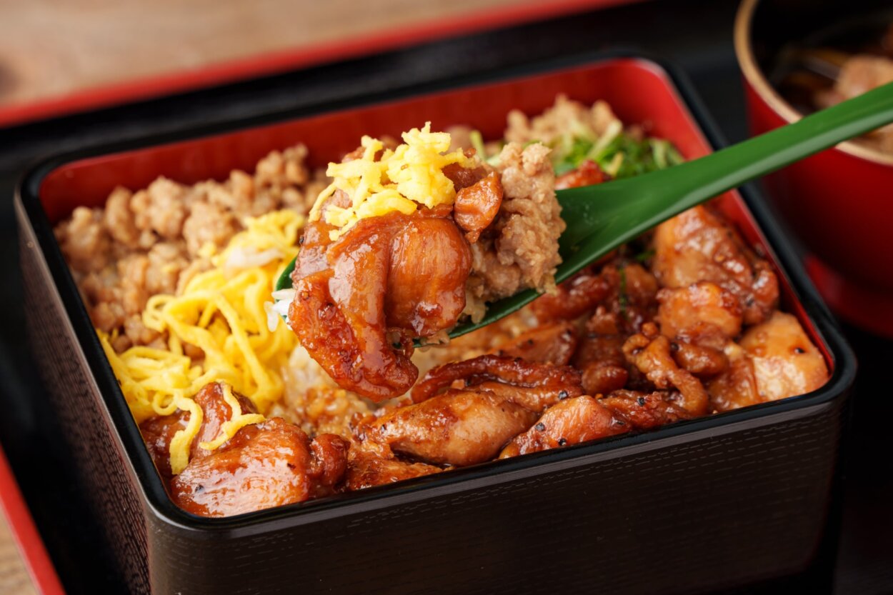 鶏とろ料理の誕生で愛知県新城市が「鶏のまち」に！道の駅で「鶏フェス2024」も開催