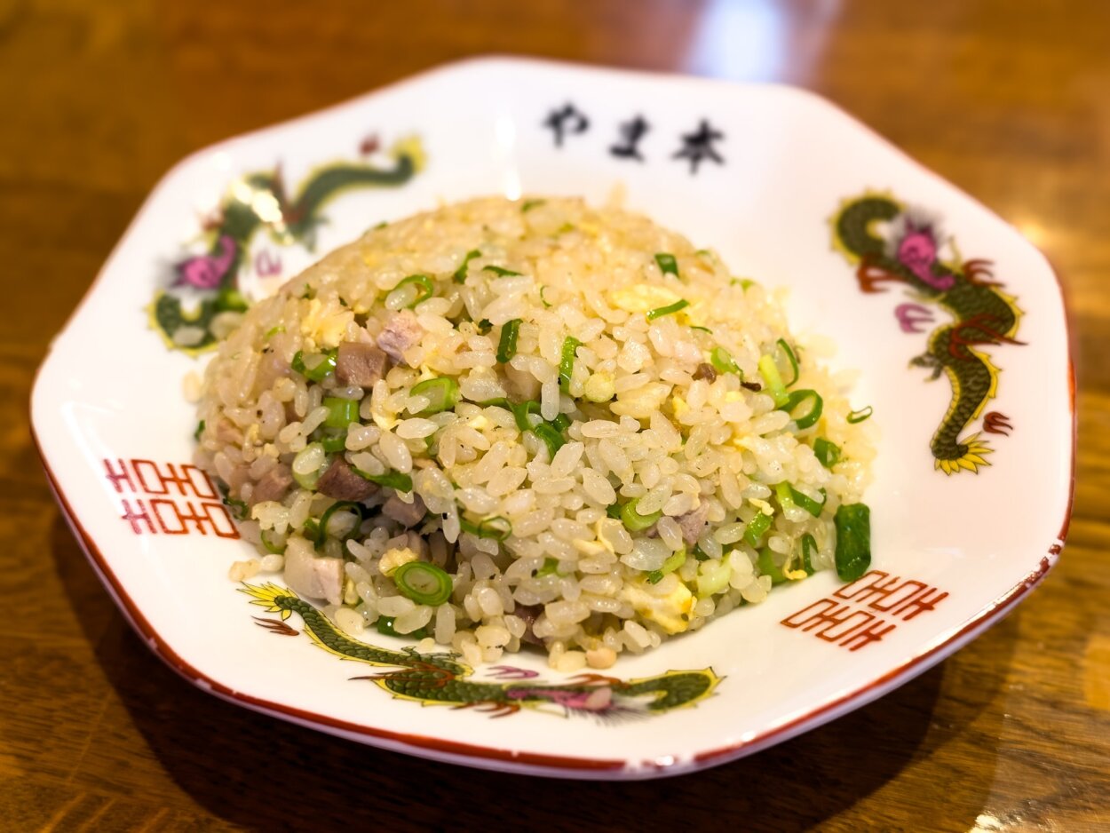 「焼きめし（小）」。ご飯や具材、調味料を計量して作るので味がブレない