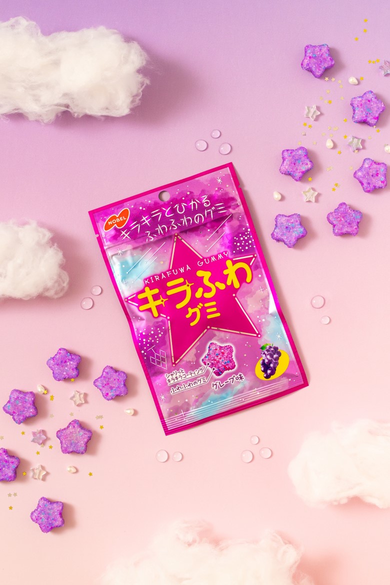 紫推し必見!?　「ふわシャリ」食感のキラキラ星型グミ「キラふわ グレープ」をノーベル製菓が新発売