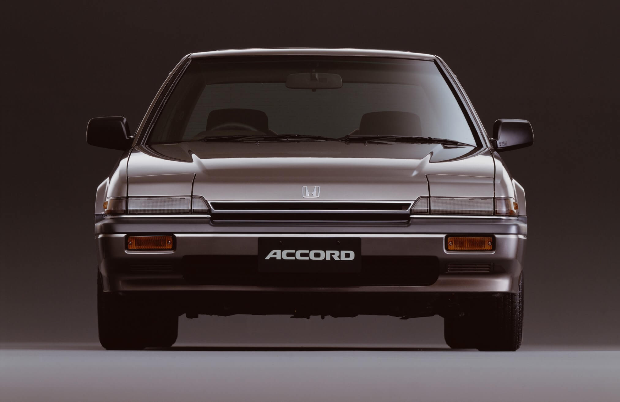 日本のクルマ界には早すぎたのか バカ売れした人気の3代目アコード