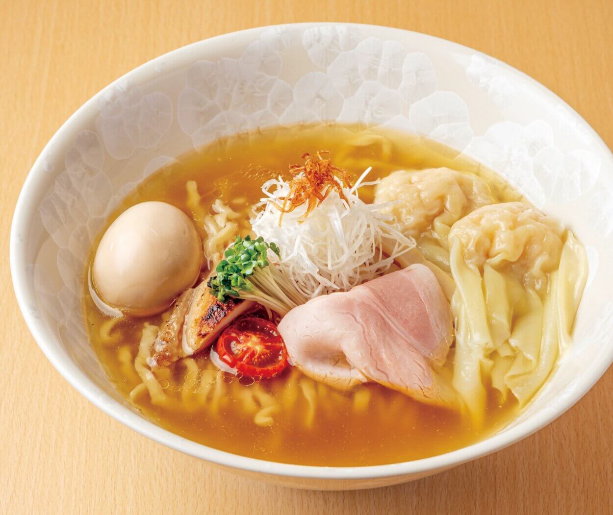 「特製塩そば（手揉み麺）」（1480円）