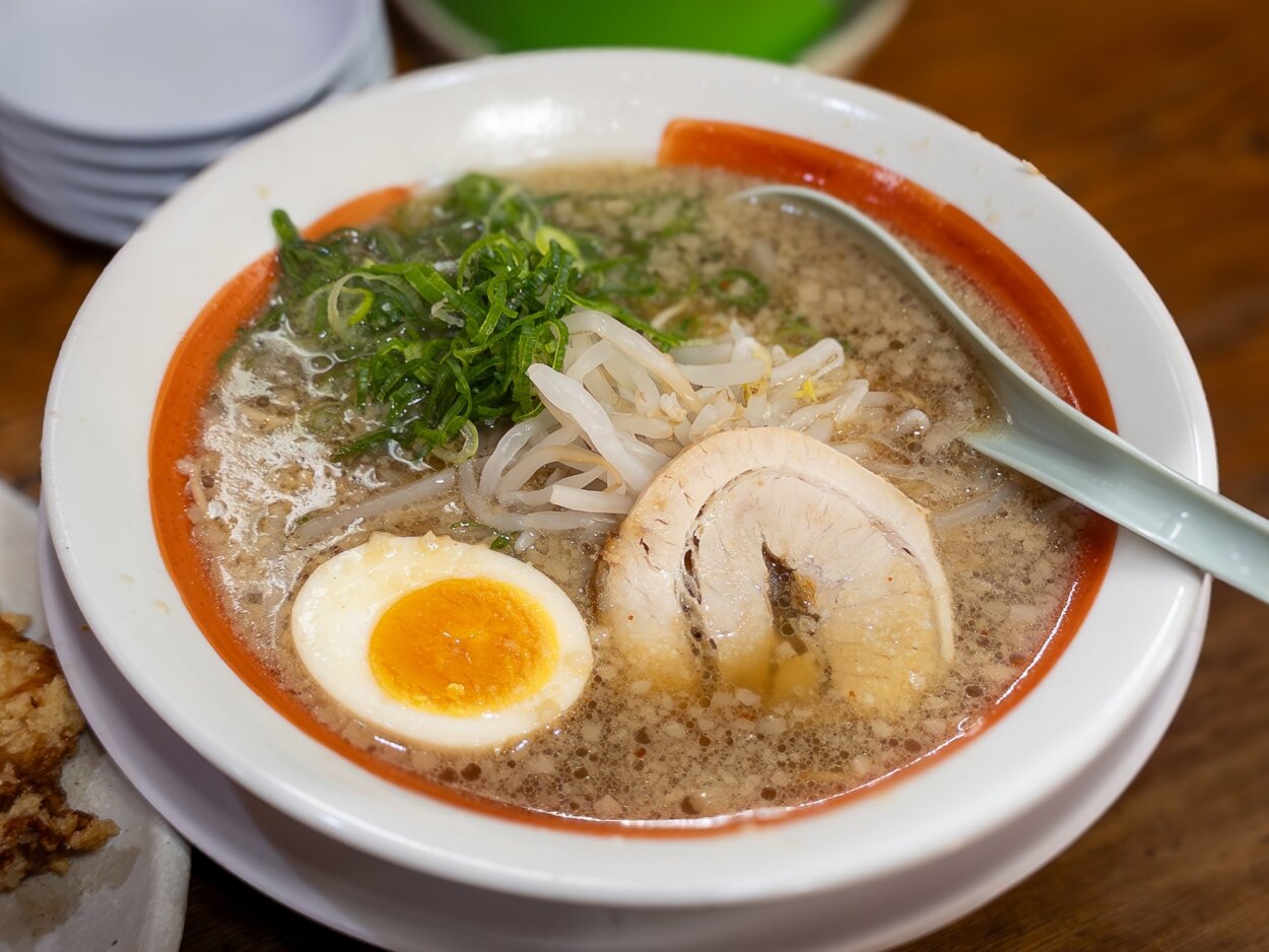 「格別ラーメン」。背脂のコクが味の決め手。チャーシューも旨い