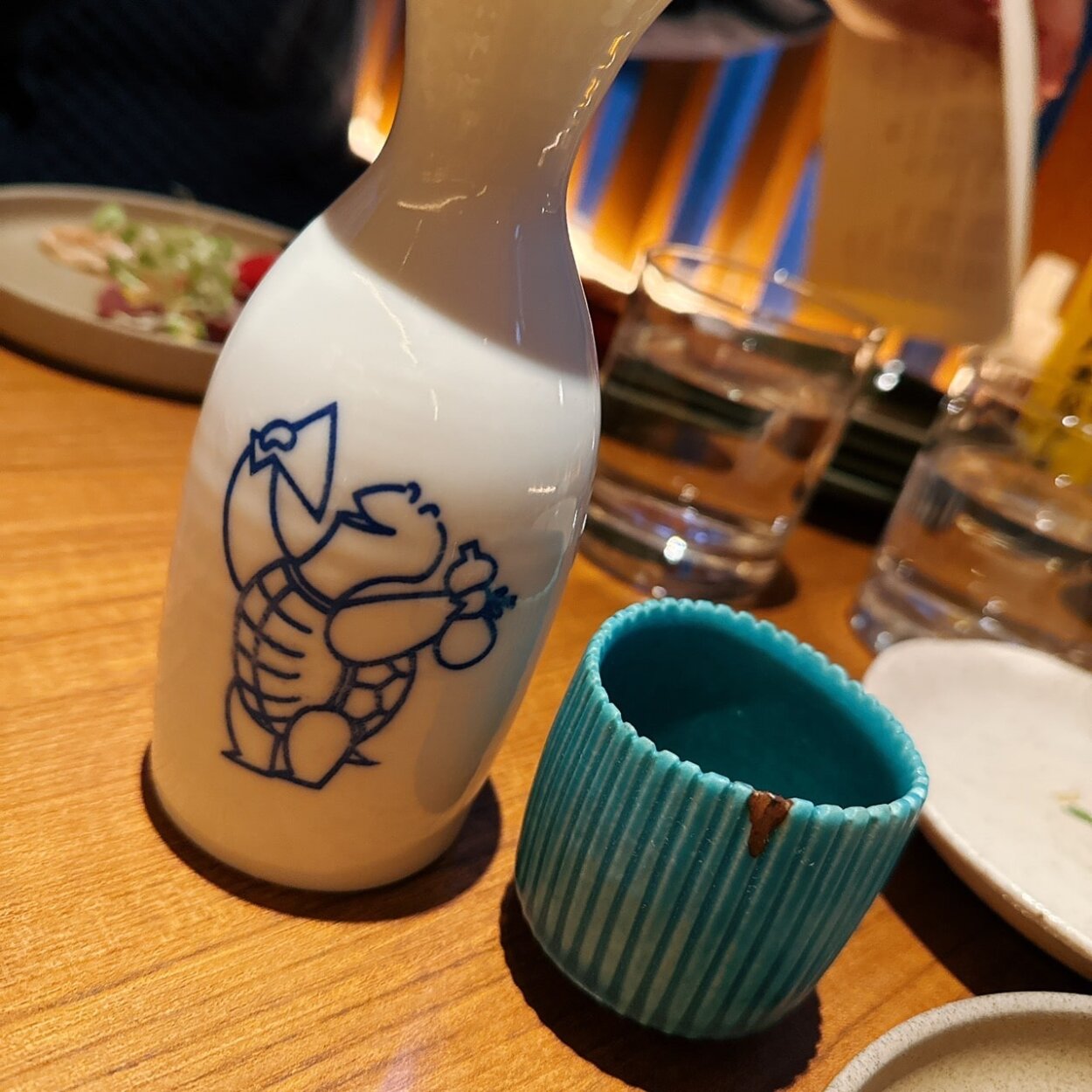 こちらもかわいらしい酒器なので、撮っちゃいました