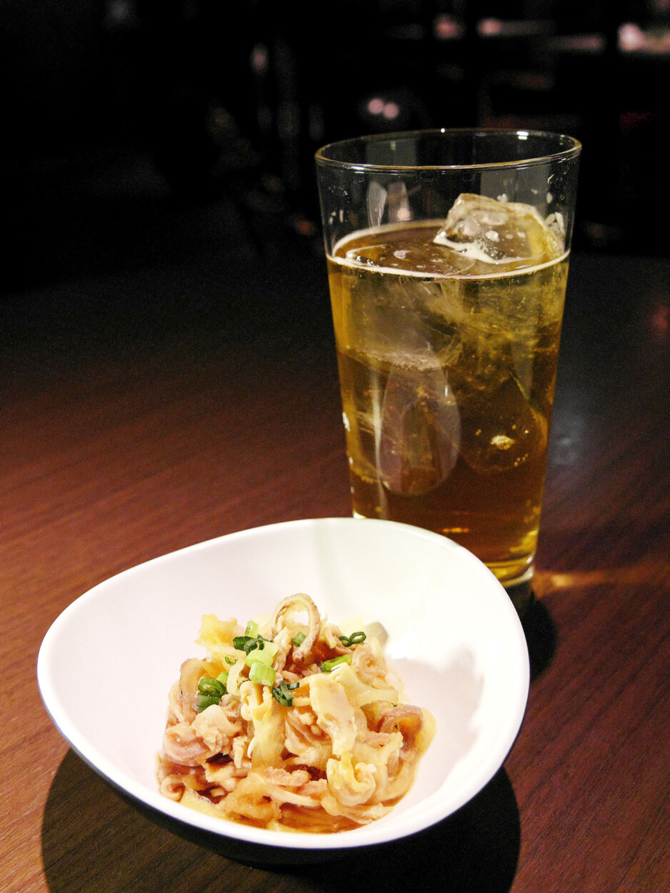絶妙すぎる「酢もつ」に、この価格では奇跡といっていい「ハイボール」