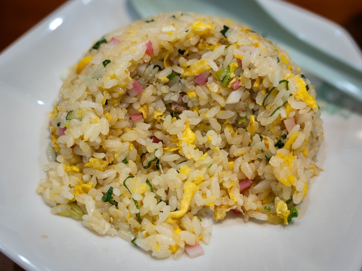 盛り付ける際にご飯が圧縮されているため、見た目よりも量が多い
