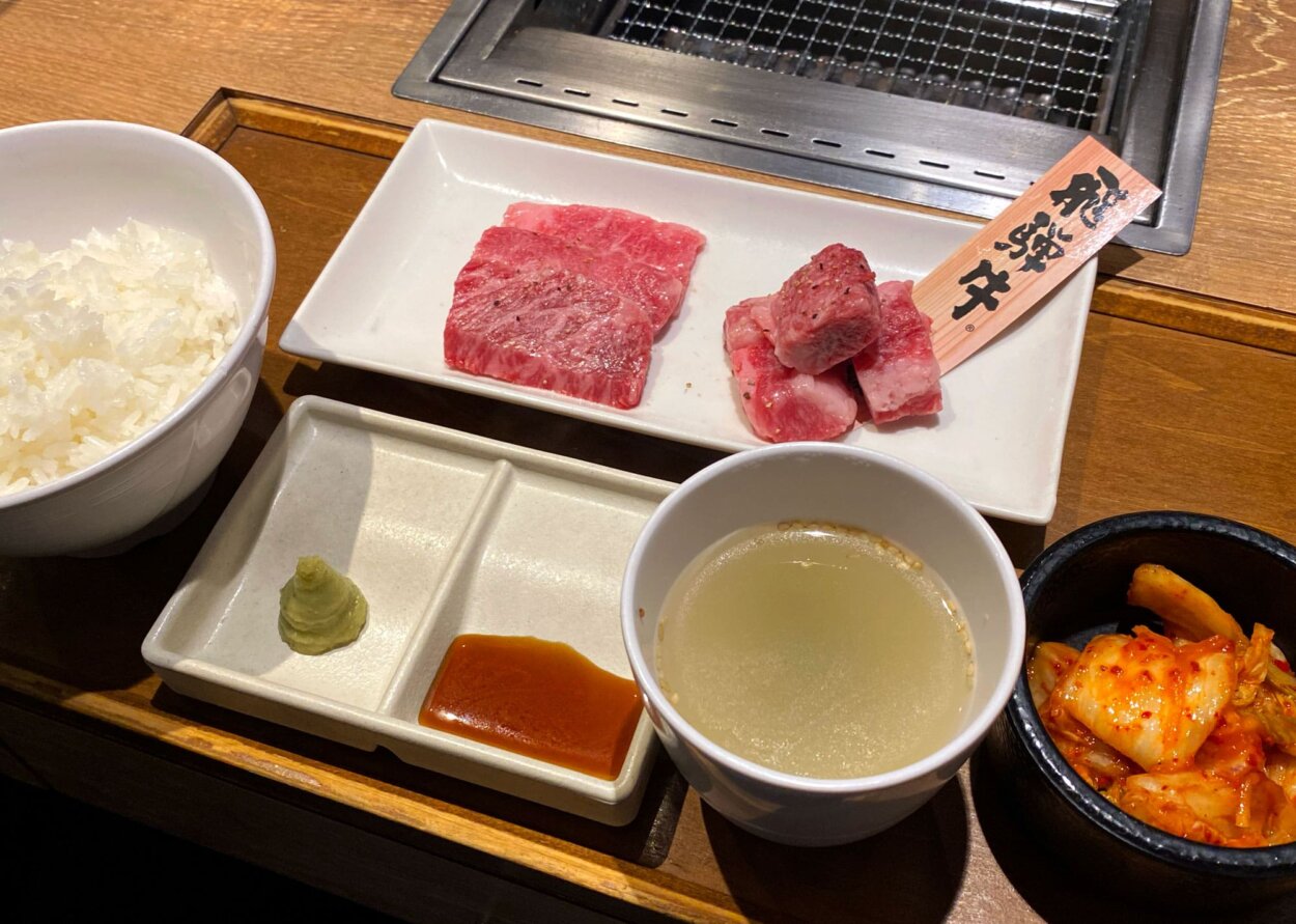 「飛騨牛カルビ食べ比べセット」（肉並 1980円）