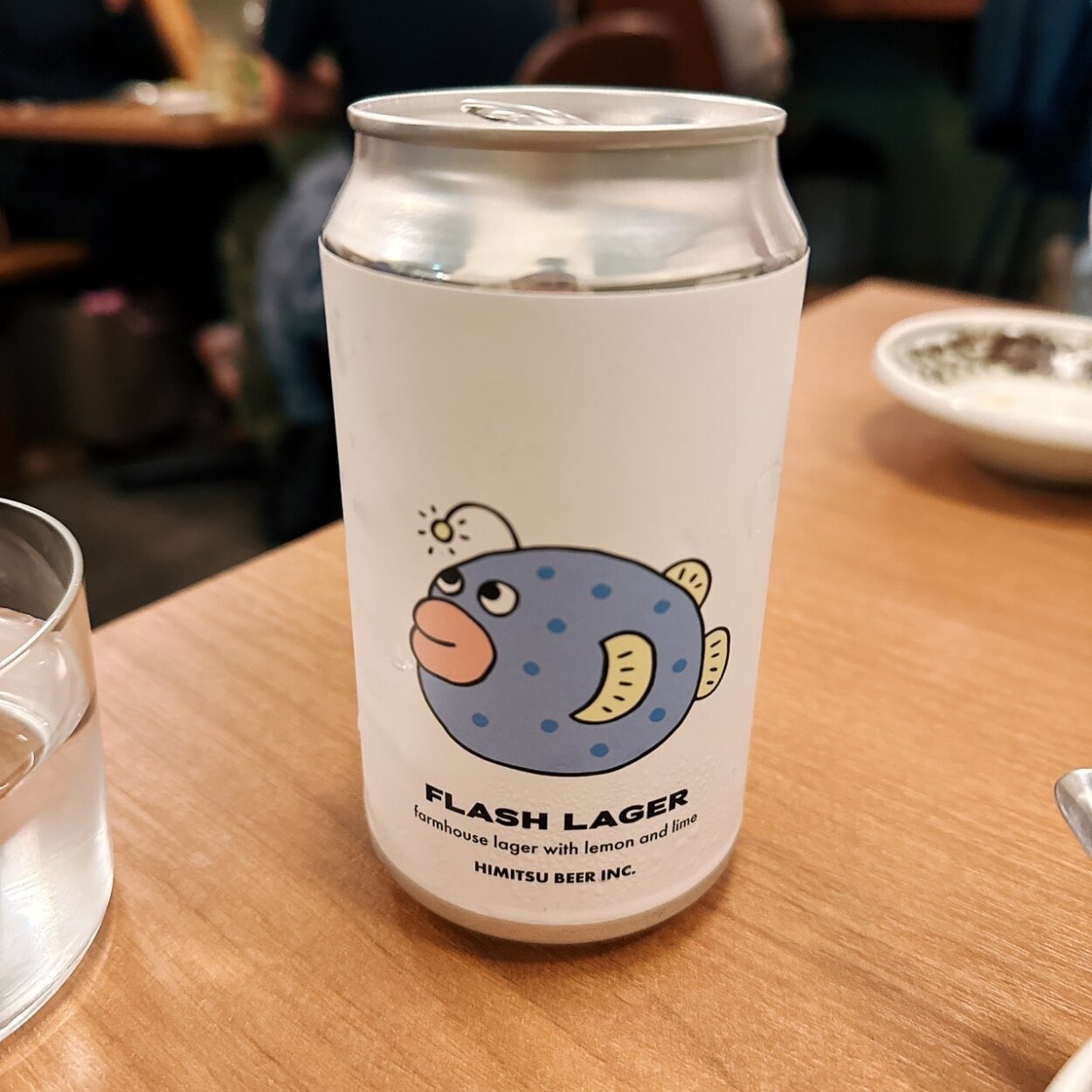 ひみつビールの「FLASH LAGER」