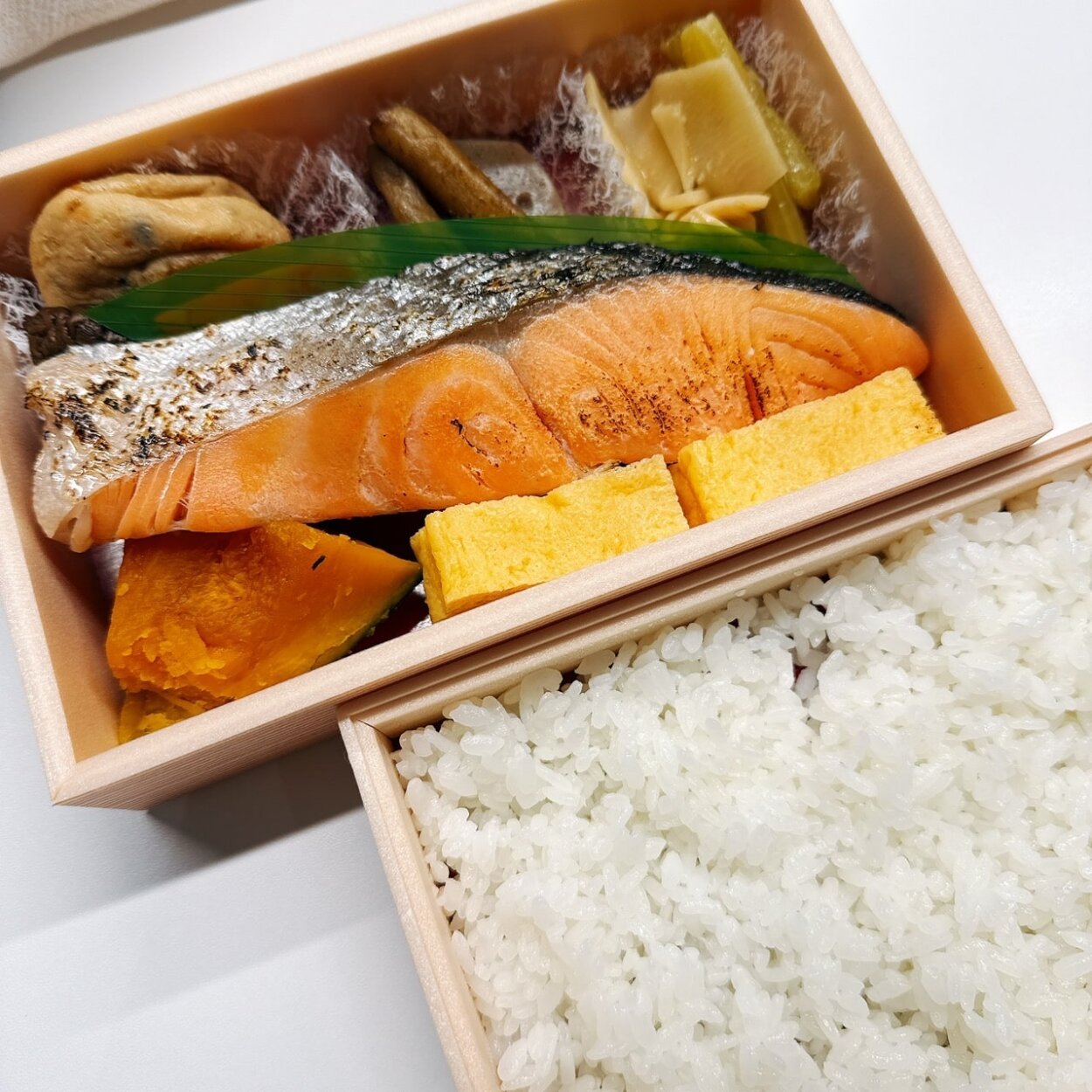 「銀鮭塩」弁当の中身はこちら！