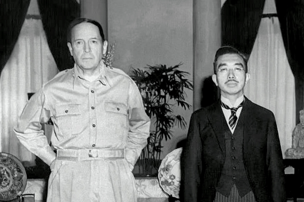 昭和天皇とマッカーサー元帥との会見は11回にも及んだ 1回目に何が語