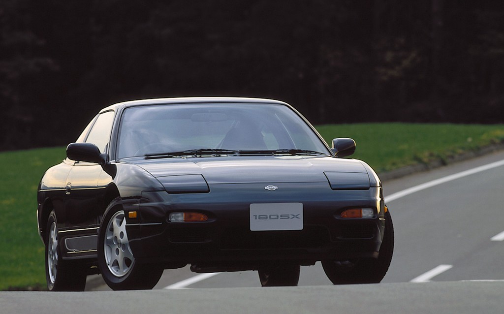 根強い人気の小型FRスポーツ シルビアの2代分を生き抜いた日産180SX