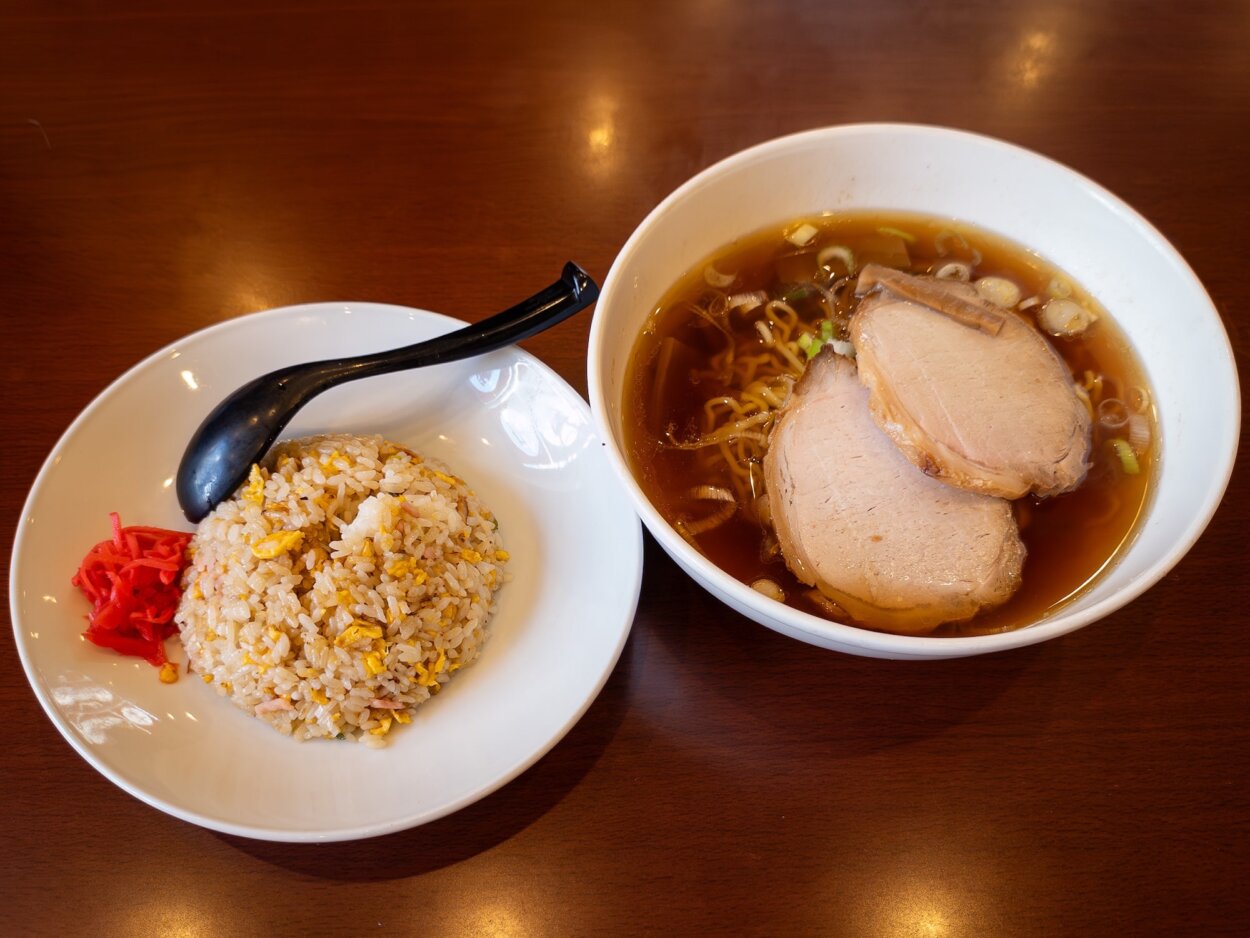 「チャーハン＋チャーシュー麺」（1200円）