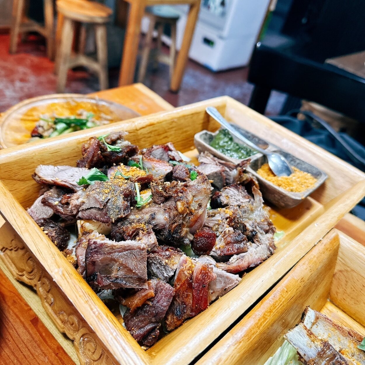 いよいよラム肉のお出まし