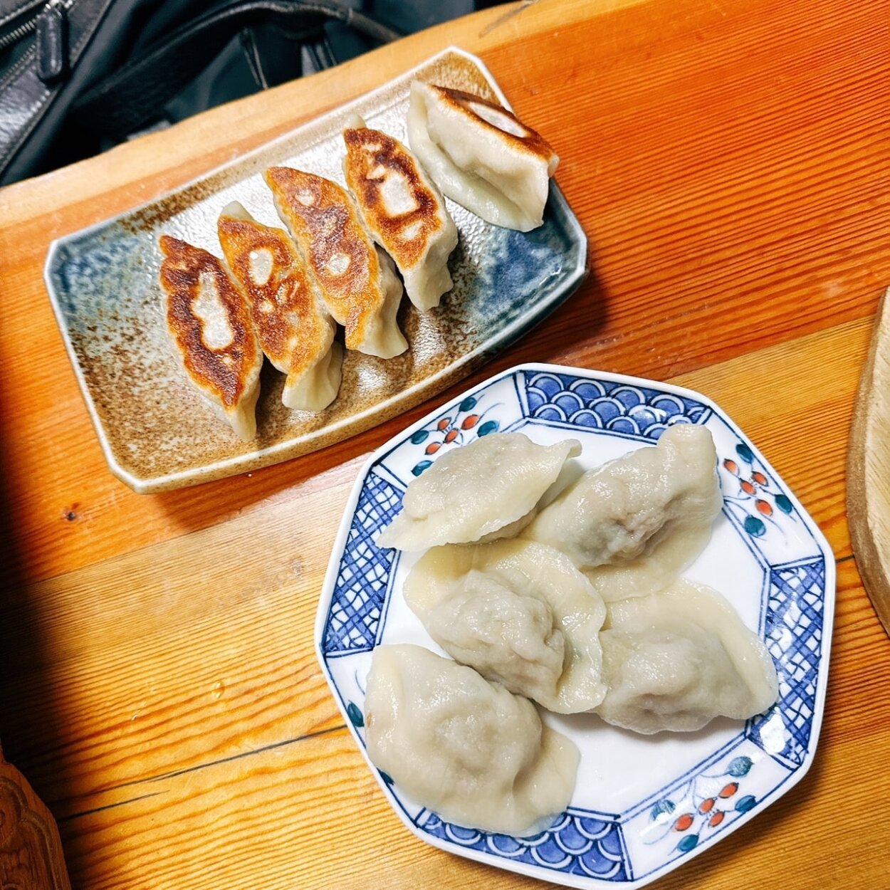 餃子は焼きと水で