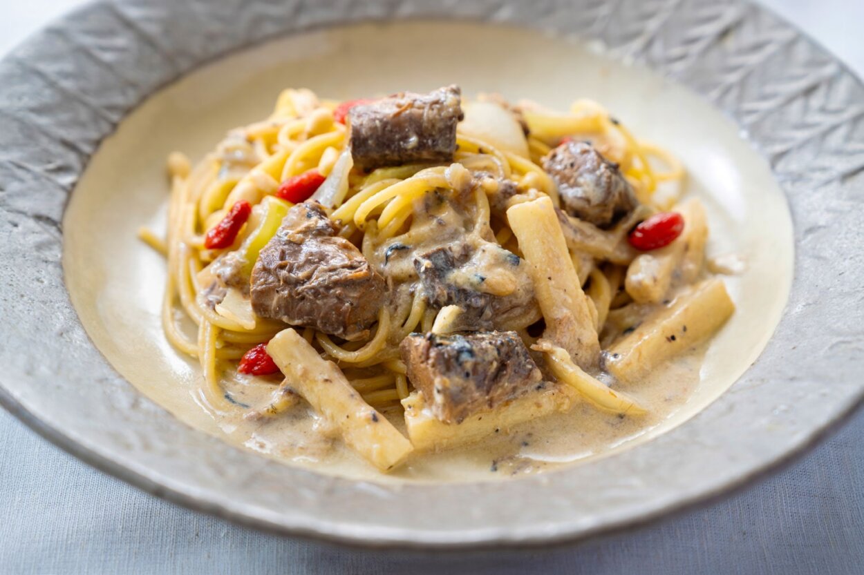 「なつめサバと豆乳のパスタ」。豆乳との相性がバツグンによい