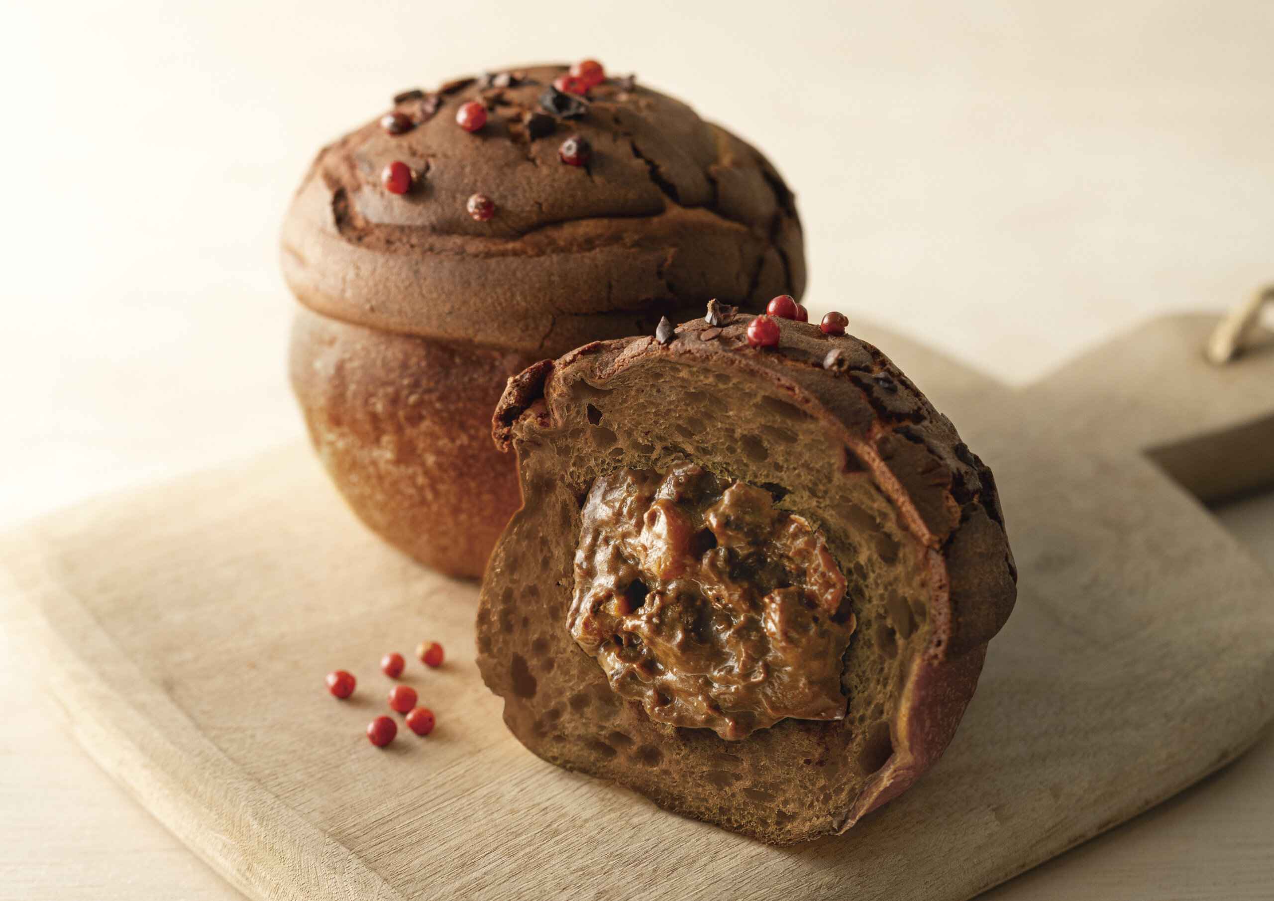 池袋でしか食べられない「ショコラティエのビーフシチューパン」 3店舗