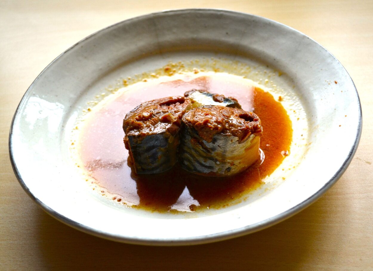 「あいこちゃん鯖味噌煮 九州麦味噌使用」の中身はこんな感じ