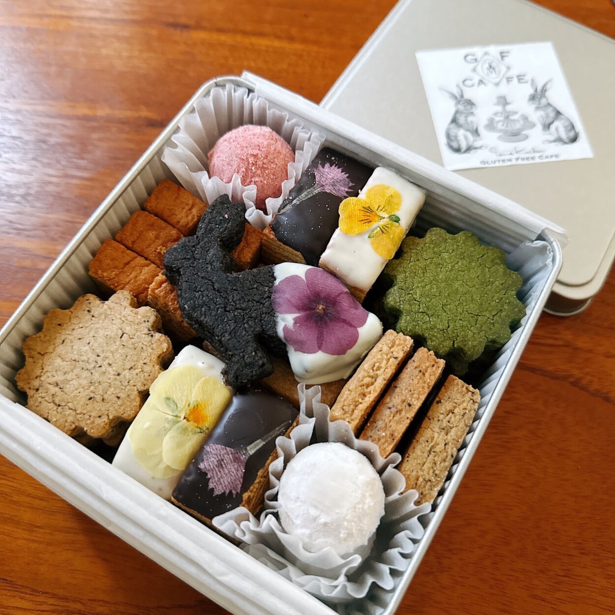 『グルテンフリーカフェ・タマクーヘン』のこだわり素材で作った「クッキー缶」