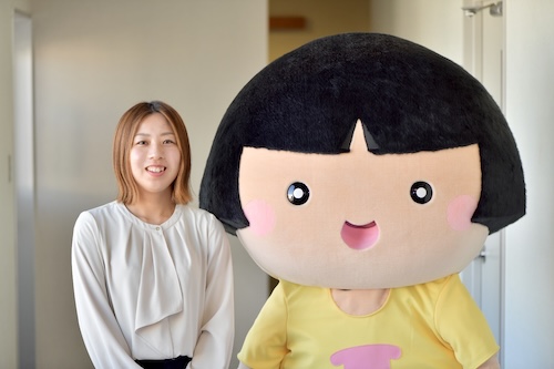 望月真帆さん。あいこちゃんと一緒に！