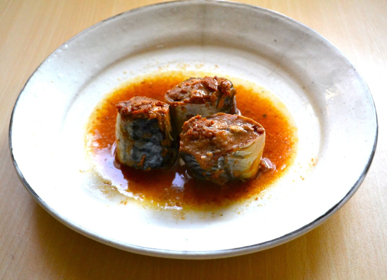 「あいこちゃん鯖味噌煮 秋田味噌使用」の中身はこんな感じ