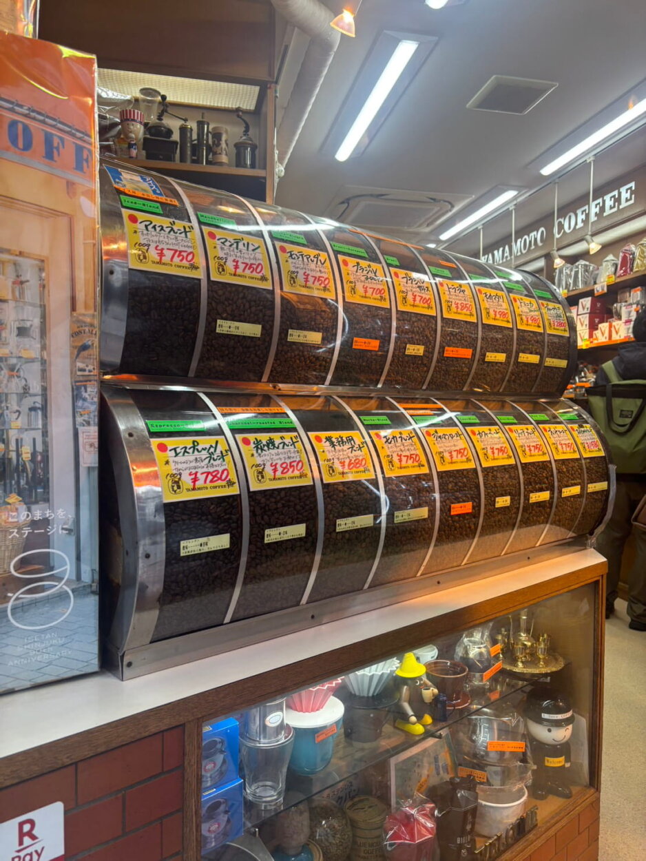 各地のコーヒー豆が揃う