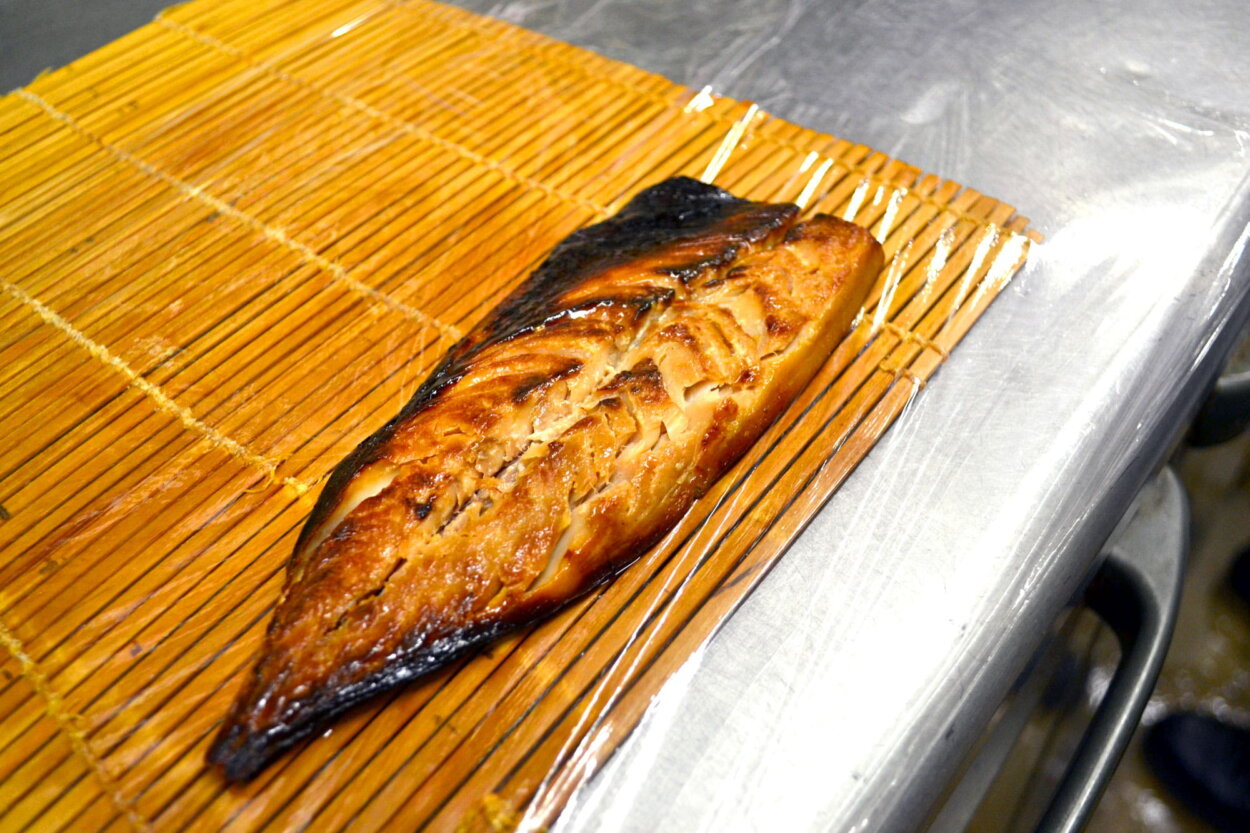 こんがり焼き上がったサバ。おいしそう～