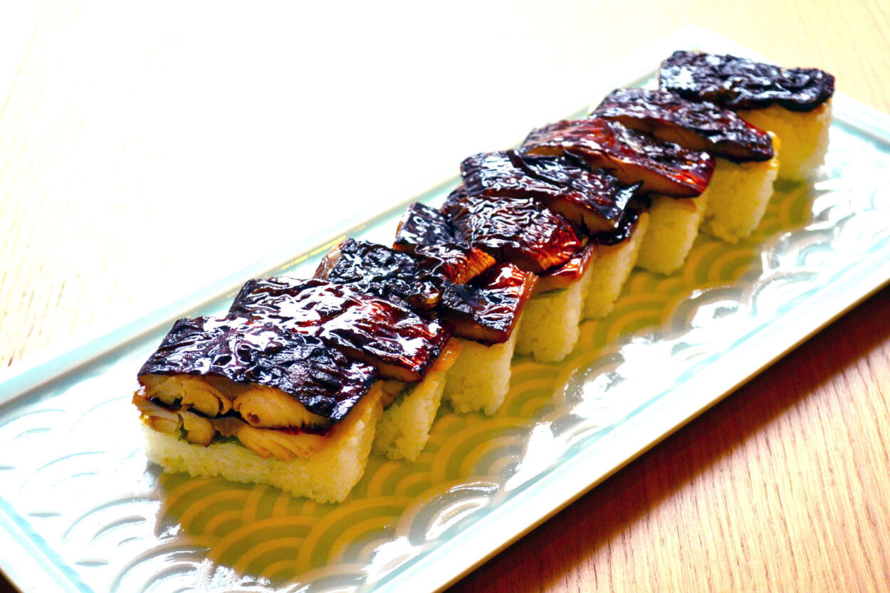 焼き鯖寿司はオンラインショップで購入可能