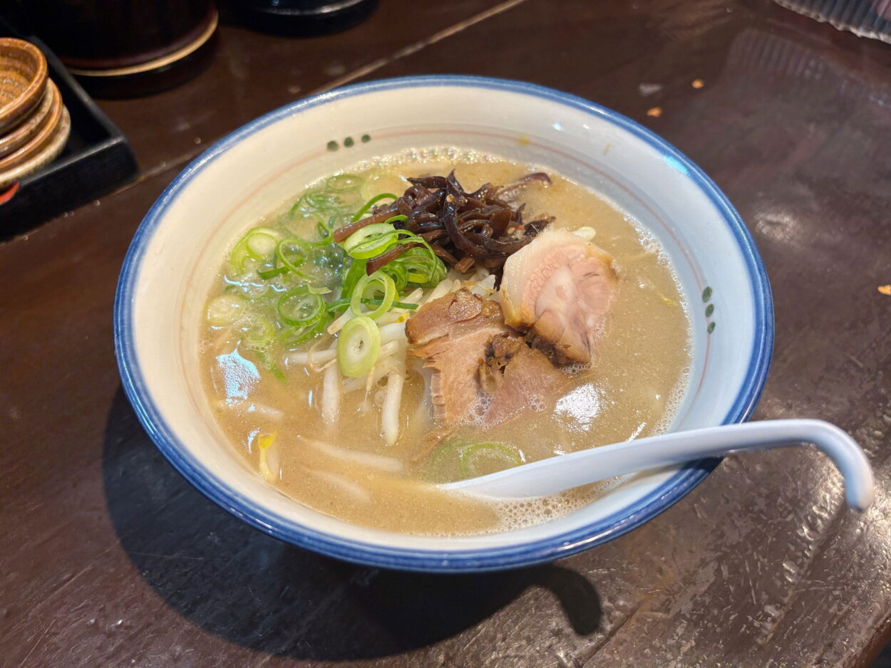 『麺の坊 砦』の「砦らぁめん-ハリガネ」1000円（2026年5月時点）