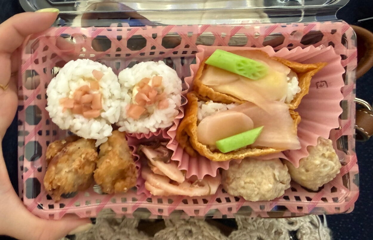 「岩下の新生姜 やみつき弁当」の中身