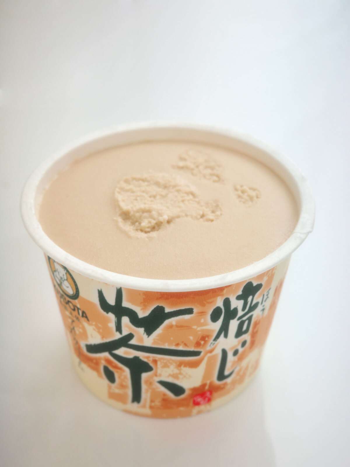 久保田食品の「焙じ茶アイス」（メーカー希望小売価格260円、通販12個セット3372円／税込・送料別）