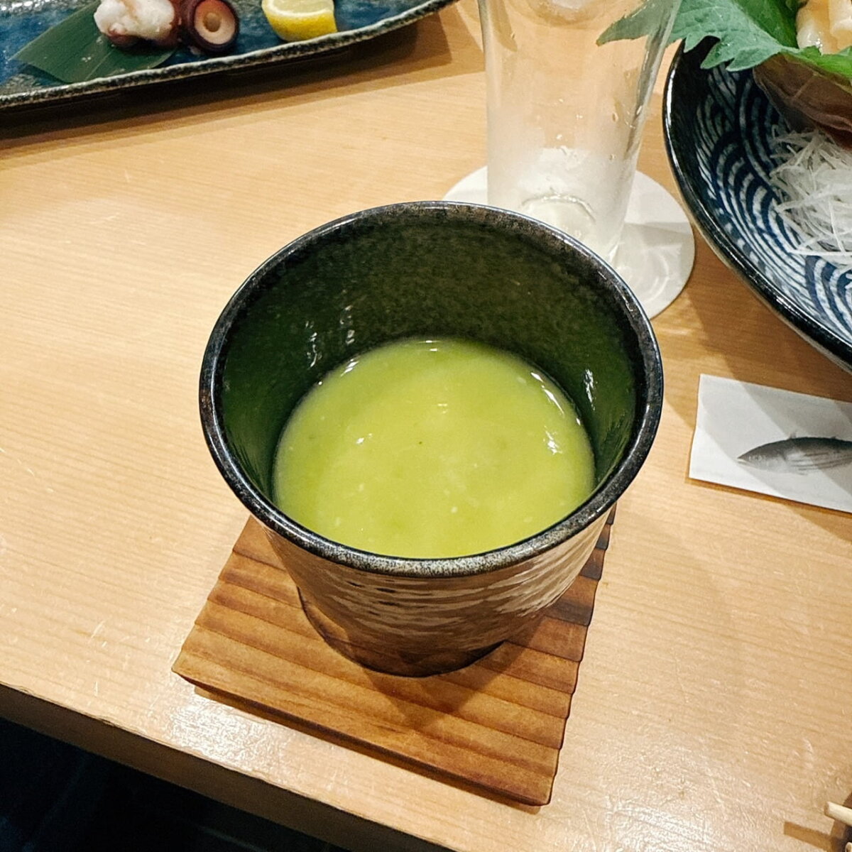 茶碗蒸しに枝豆のすり流しをあしらった一品