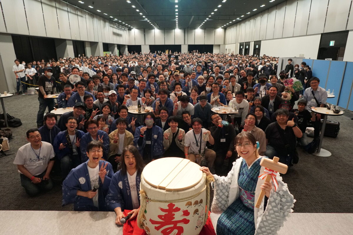ファンのみなさんと一緒に記念撮影