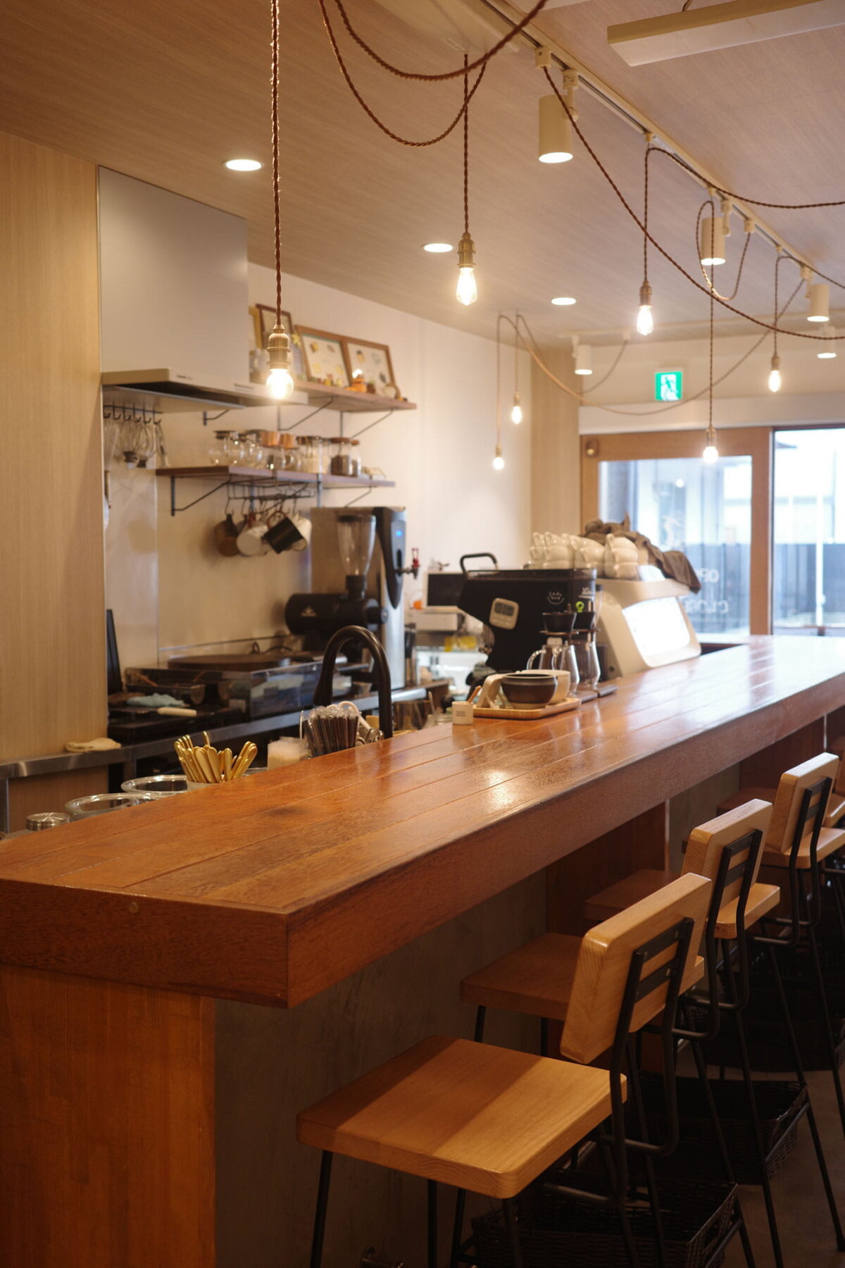 落ち着いた雰囲気の店内